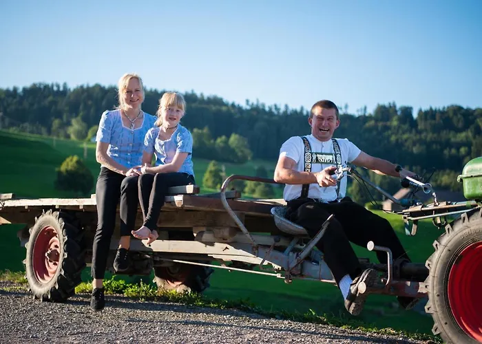 Restaurant Und Kaeserei Berghof מלון *